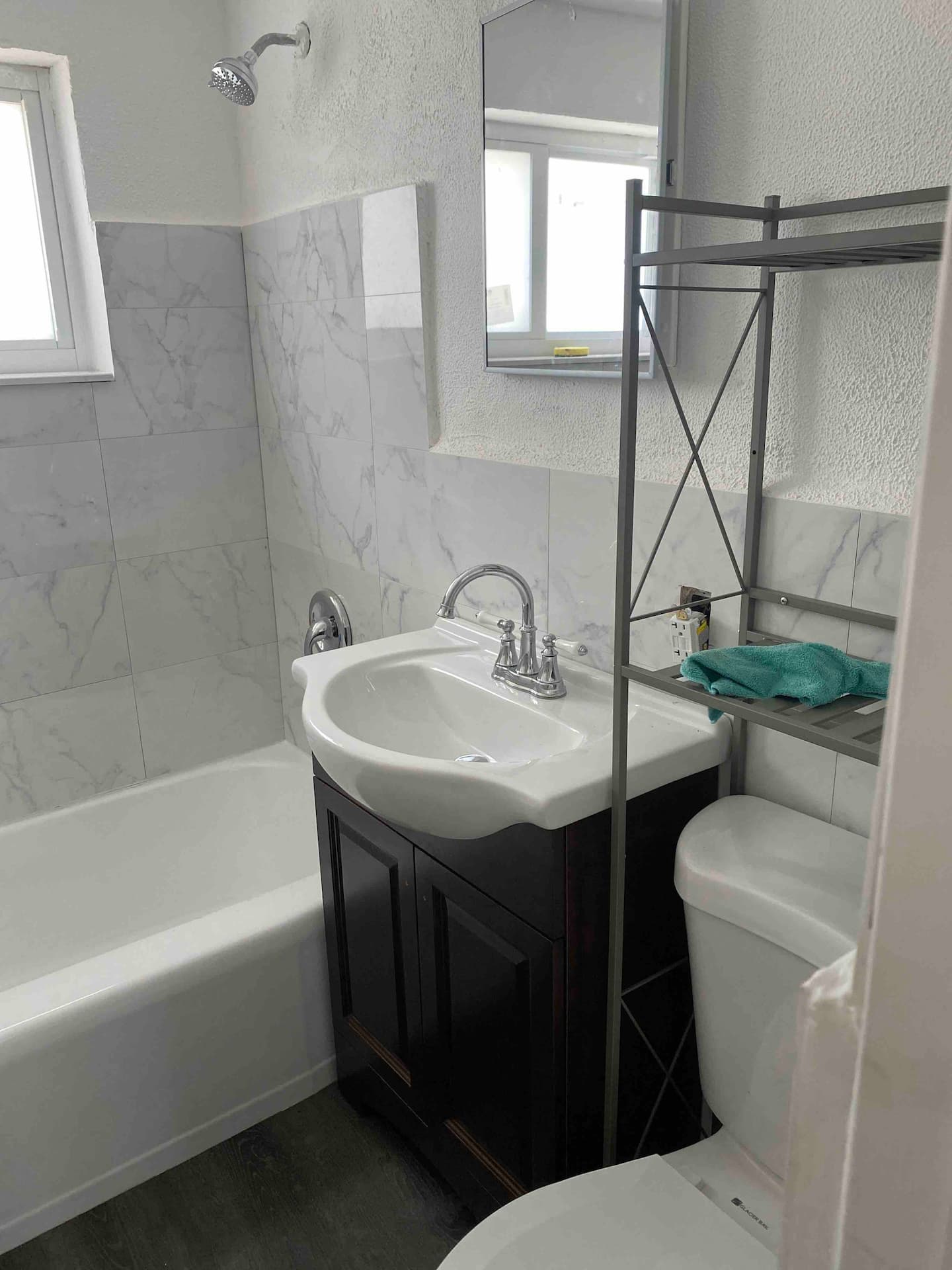 North Beach small apartment photo 11